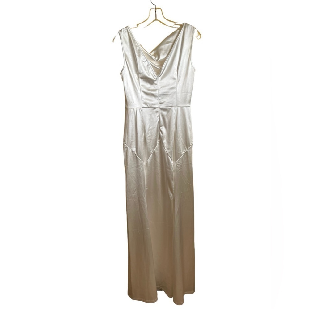 NWT Muxxn Boutique White Satin Sleeveless Gown Large - Picture 4 of 4
